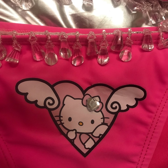 Adorable y2k hello kitty hot pink crystal bikini and earrings 💕 - Picture 13 of 14
